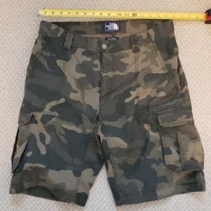 North Face Mens camo cargo shorts